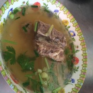ก๋วยเตี๋ยวหมูสับ อาแปะ หน้า รร นายร้อย สามพราน