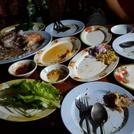 เมนูของร้าน สวนอาหารที่ราบสูง