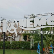 หน้าร้าน Rio Nemo Seafood Delivery บ้านฉาง