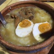 ข้าวหอม หมูทอด ใบกะเพรา วังหลัง