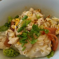 ก๋วยเตี๋ยวคั่วไก่-หมู ตรอกสุกร