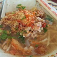 เมนูของร้าน ก๋วยเตี๋ยวป้าเนียน ท่าข้าม