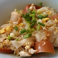 ก๋วยเตี๋ยวคั่วไก่-หมู ตรอกสุกร