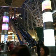 หน้าร้าน Starbucks Langham Place