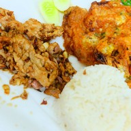 เมนูของร้าน จานเส้น By Fresh & Taste