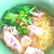 เมนูของร้าน ก๋วยเตี๋ยวต้มยำกระดูกแก้ว