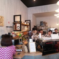 บรรยากาศ Old Hen Coffee Bar Singapore