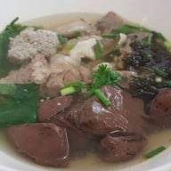 ต้มเลือดหมูนายเส่ย