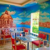 Pipooh Coffee Bar & Restaurant