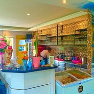 Pipooh Coffee Bar & Restaurant