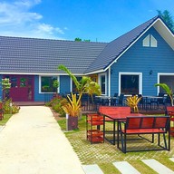 Pipooh Coffee Bar & Restaurant