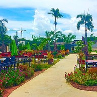 Pipooh Coffee Bar & Restaurant