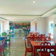 Pipooh Coffee Bar & Restaurant