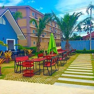 Pipooh Coffee Bar & Restaurant