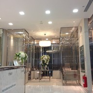 Iconic Clinic MAZE THONGLOR