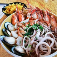 เมนูของร้าน คาวหวานก๋วยเตี๋ยวต้มยำซีฟู้ด
