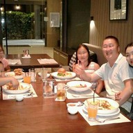 บรรยากาศ Ombre Bar & Restaurant Hotel Ikon