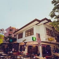 หน้าร้าน ถวิล แปลว่า คิดถึง