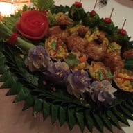 เมนูของร้าน อาหารไทยชาววังบุษราคัม