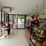 บรรยากาศ Half n' Half