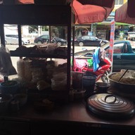 บรรยากาศ นายเชวงก๋วยเตี๋ยว (ลูกชิ้นหมูท่าตะโก)