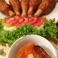 เมนูของร้าน แดงแหนมเนือง ในเมือง