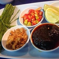 ชายเลซีฟู้ด