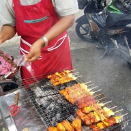 ไก่ย่าง บาบีคิว ตรงข้ามร้านว.พานิช