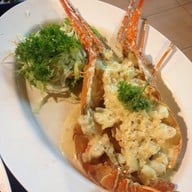 ชายเลซีฟู้ด