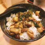 เมนูของร้าน โทมาโตนู้ดเดิ้ล ซอยธนิยะ