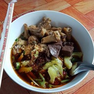 เมนูของร้าน คมก๋วยเตี๋ยวไก่มะระบุฟเฟ่ต์