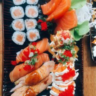 เมนูของร้าน Aroi Sushi Thru Thonglor ถนนเพชรบุรีตัดใหม่