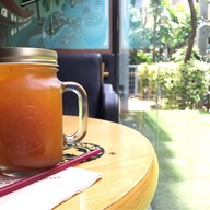 TOM N TOMS COFFEE Tune Hotel