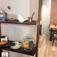 บรรยากาศ TRIPLE the coffee house สุขุมวิท