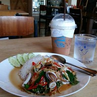 หนองโพ Farm Table