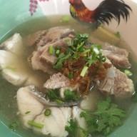 ก๋วยเตี๋ยวต้มยำ อาป๋า