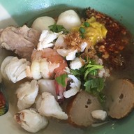 ก๋วยเตี๋ยวต้มยำ อาป๋า
