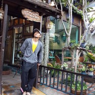 หน้าร้าน ช้างม่อยเฮ้าส์