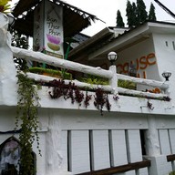 หน้าร้าน บ้านทอฝัน