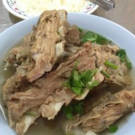 สหชัย บะหมี่เกี๊ยวปู หมูแดง