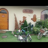 หน้าร้าน Min Cafe