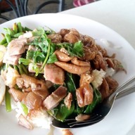 สุนทรข้าวแกงข้าวขาหมู ตลาดโพธิ์สุวรรณ