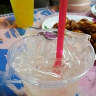 ร้านพี่เลี่ยง ลูกชิ้นปิ้งหน้าแสงทอง