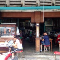 บรรยากาศ ข้าวหมูแดงโกตา