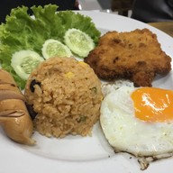 พลสเต็ก ซอยวัดส้มเกลี้ยง นนทบุรี