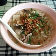 เมนูของร้าน คุณแดงก๋วยจั๊บญวน วังหลัง