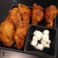เมนูของร้าน Bonchon Korean Fried Chicken (บอนชอนไก่ทอดเกาหลี) พรอมานาด