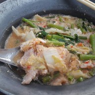 เมนูของร้าน สุกี้กระทะร้อน หน้าศาลชลบุรี