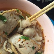 เมนูของร้าน นายเชวงก๋วยเตี๋ยว (ลูกชิ้นหมูท่าตะโก)