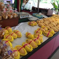 บรรยากาศ เจ๊สวยข้าวเหนียวมูน